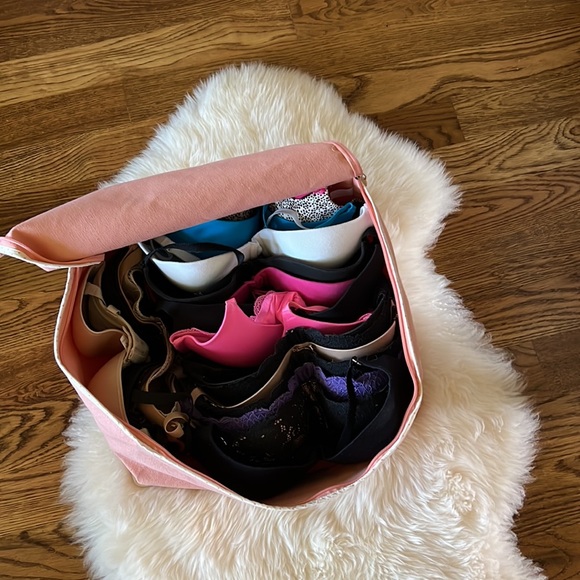 34D VS Bra bundle - Picture 10 of 10